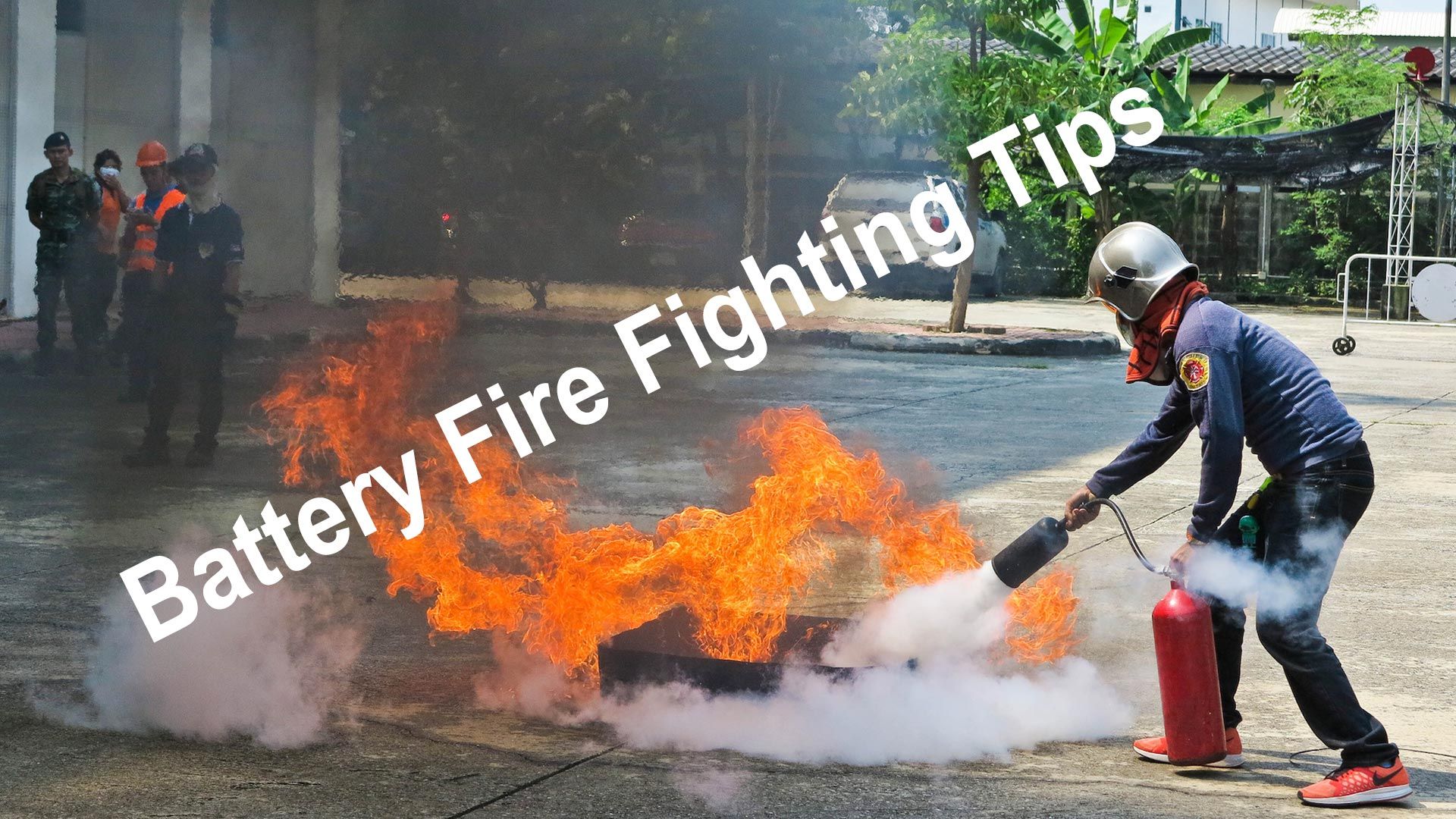 how to put out a lithium battery fire